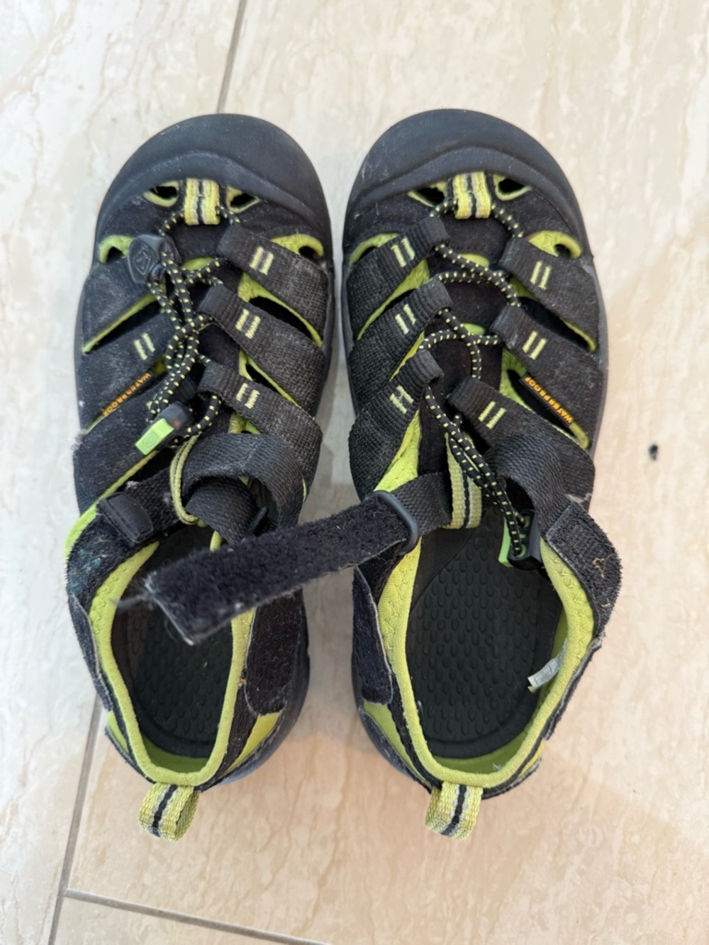 KEEN Kids Black and Lime Green Closed-Toe Water Shoes - 3